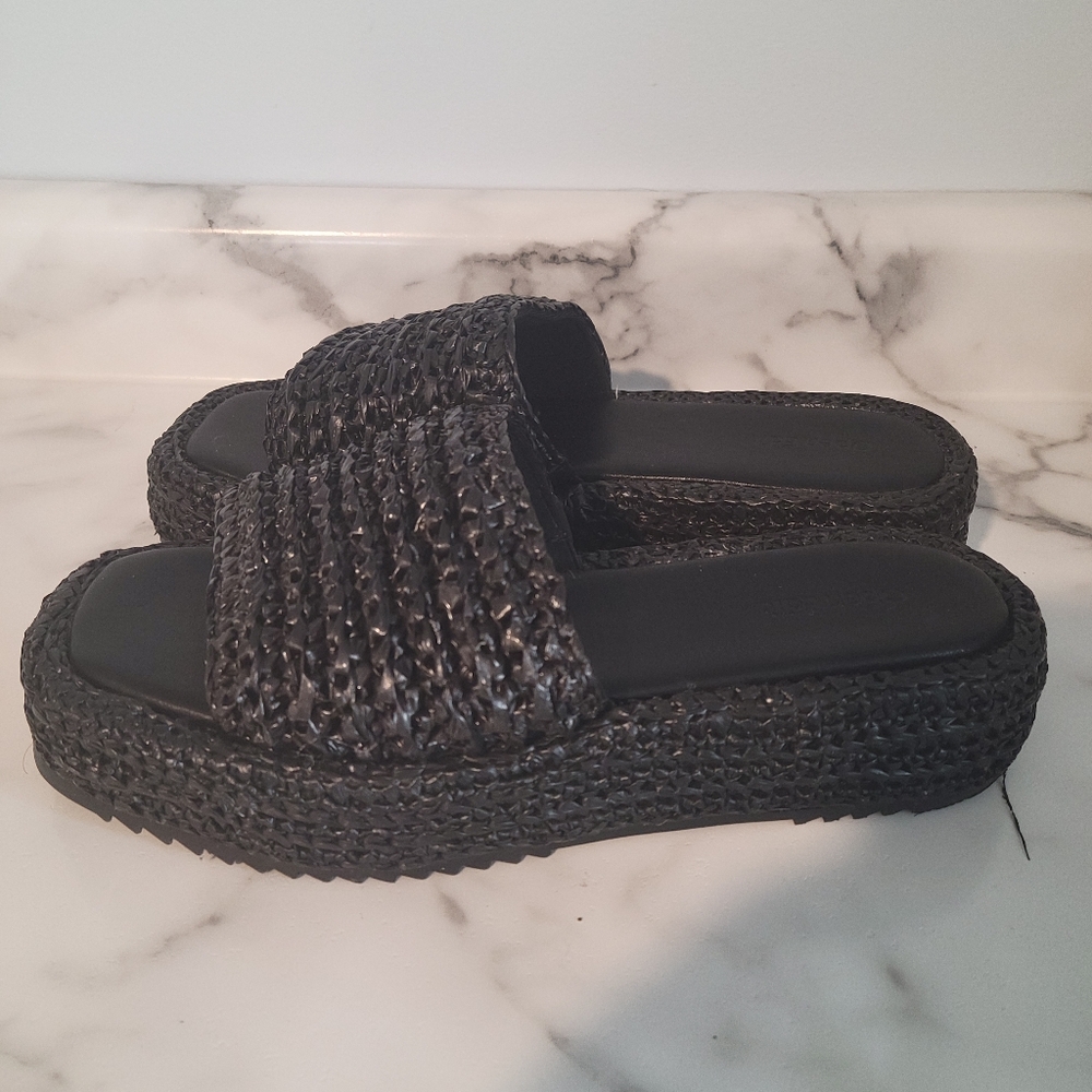 Women's Black Woven Slide Sandals Size 9.5M